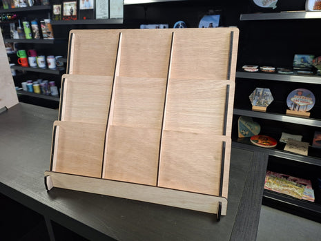 Houten Display Standaard 10 cm – Compact 3-Laags Presentatierek – MDF Houder voor Kleine Decoraties of Foto’s