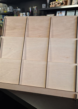 Houten Display Standaard 15 cm – 3-Laags Presentatierek – MDF Houder voor Foto’s, Tegels, of Sublimatieproducten