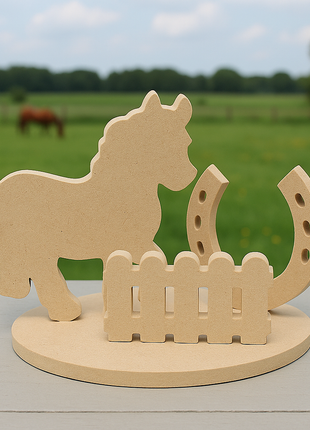 Themafiguur Paard van MDF – 9mm Hout – Zelf in Elkaar te Zetten – Decoratie Paard met Hoefijzer en Hekje – DIY Houten Knutselproject