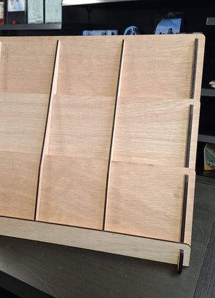 Houten Display Standaard 10 cm – Compact 3-Laags Presentatierek – MDF Houder voor Kleine Decoraties of Foto’s